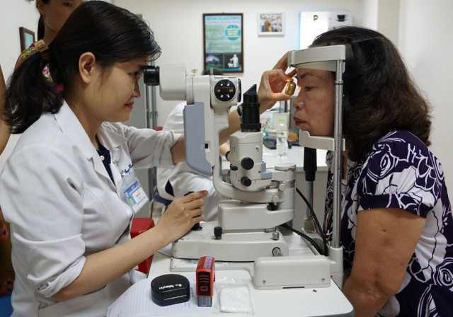 Duy trì phong cách, thái độ phục vụ hướng tới sự hài lòng của người bệnh