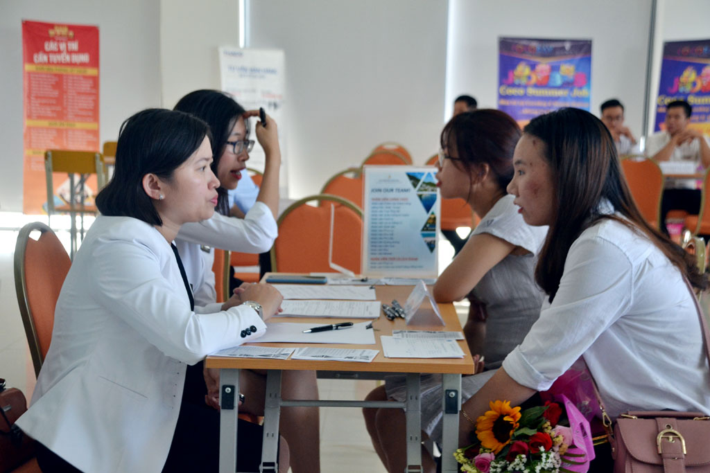 Hơn 260 sinh viên Trường cao đẳng Du lịch nhận bằng tốt nghiệp