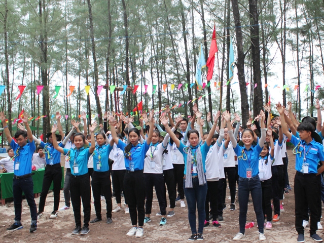 Bồi dưỡng chính trị, nghiệp vụ cho cán bộ Đoàn - Hội cơ sở