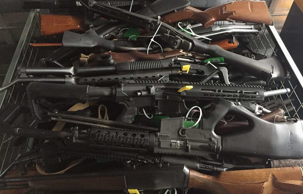 Chính phủ New Zealand mua lại hơn 10 000 khẩu súng do người dân sở hữu