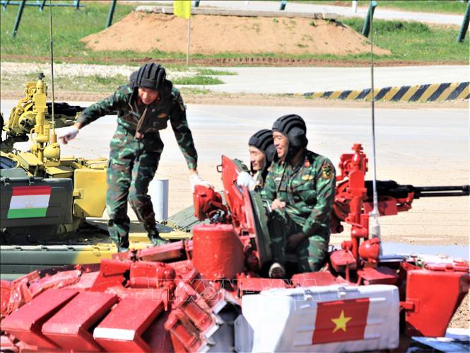 Đội xe tăng Việt Nam dẫn đầu bảng đấu bán kết Army Games 2019