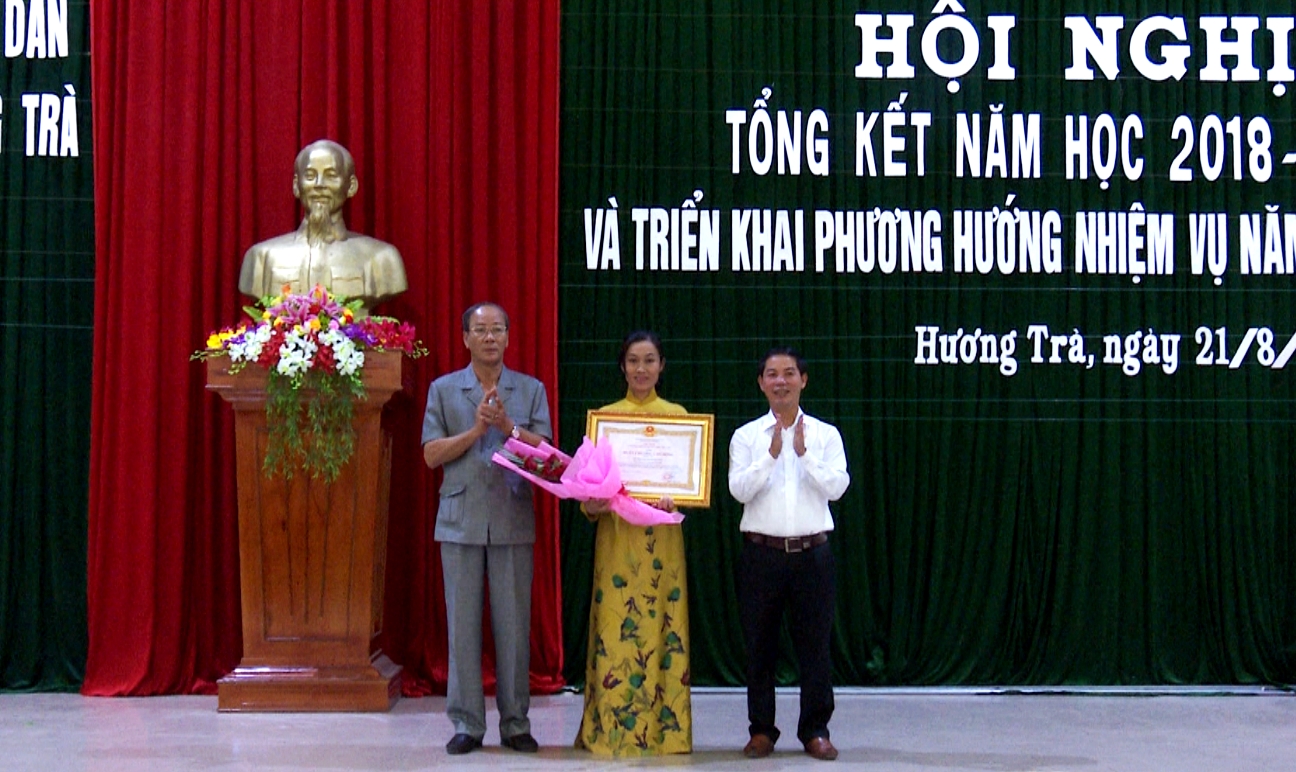 Hương Trà 44 64 trường được công nhận đạt chuẩn Quốc gia