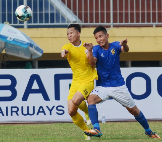 Chơi bùng nổ, Huế “không cho” Hà Tĩnh lên hạng trước 3 vòng đấu