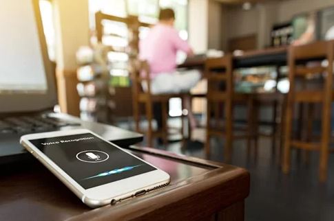 Apple nghe lén người dùng