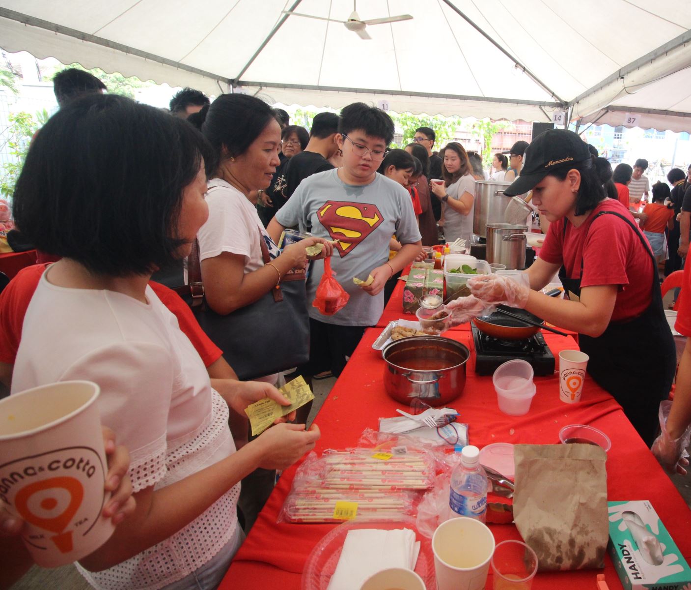 Việt Nam tích cực tham gia hội chợ từ thiện tại Malaysia