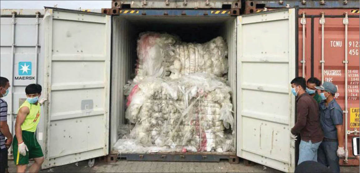 Campuchia chuyển trả 14 container chứa đầy rác về các nước xuất xứ