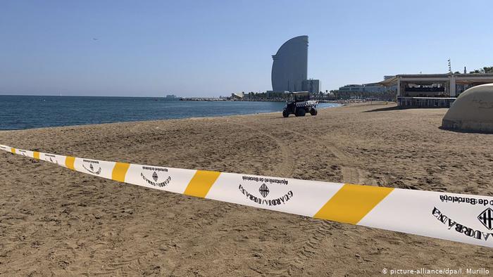 Barcelona Phát hiện bom bí ẩn buộc chính quyền phải đóng cửa bãi biển
