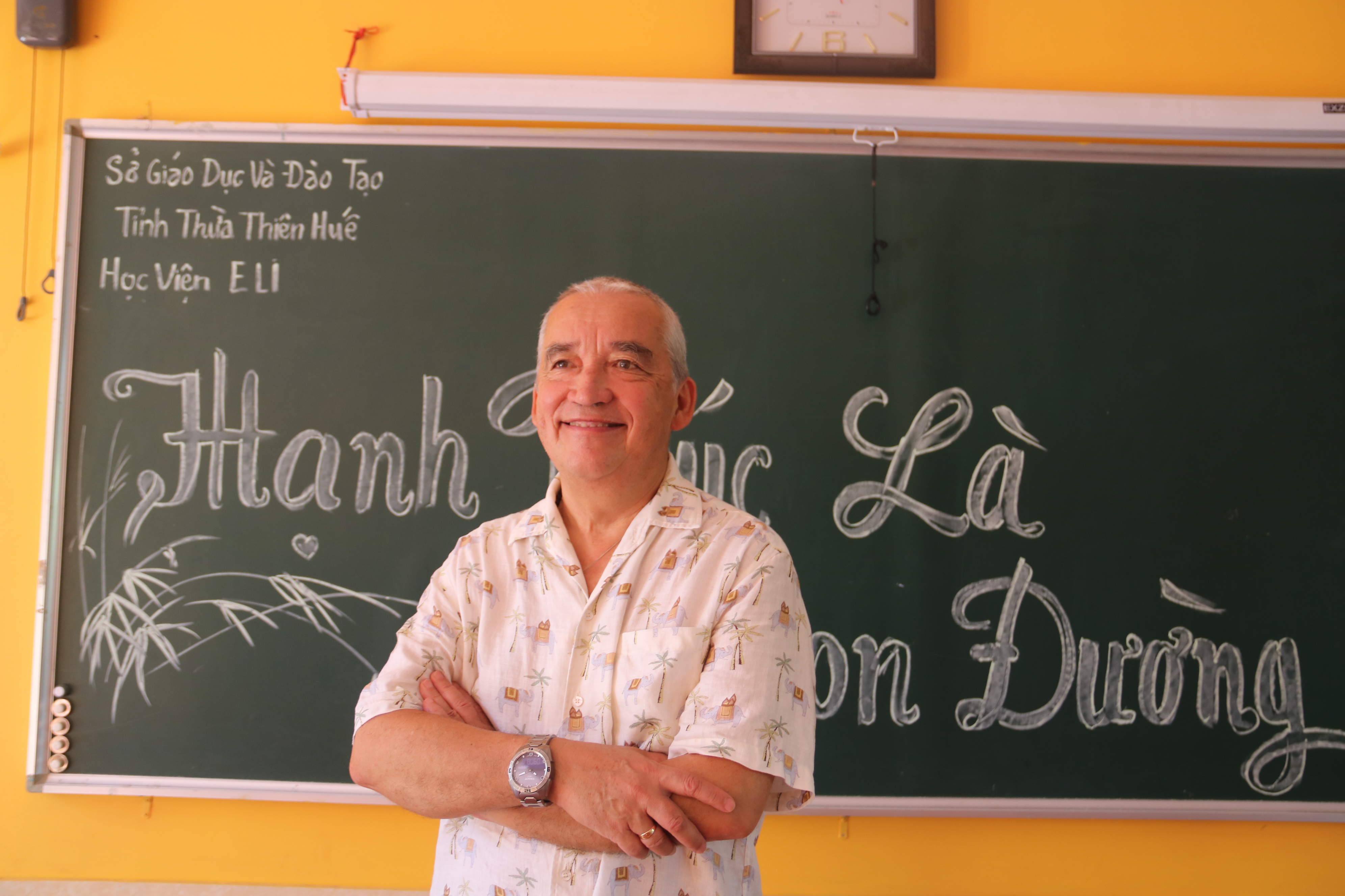 “Không có con đường dẫn đến hạnh phúc mà hạnh phúc chính là con đường”