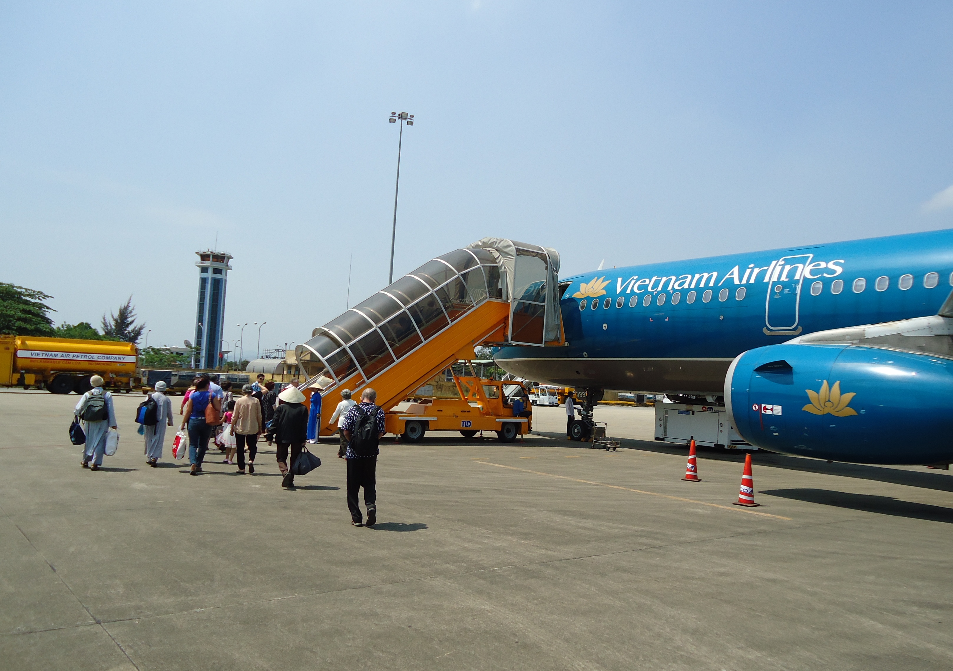 Điều chỉnh 17 chuyến bay do ảnh hưởng của cơn bão số 4