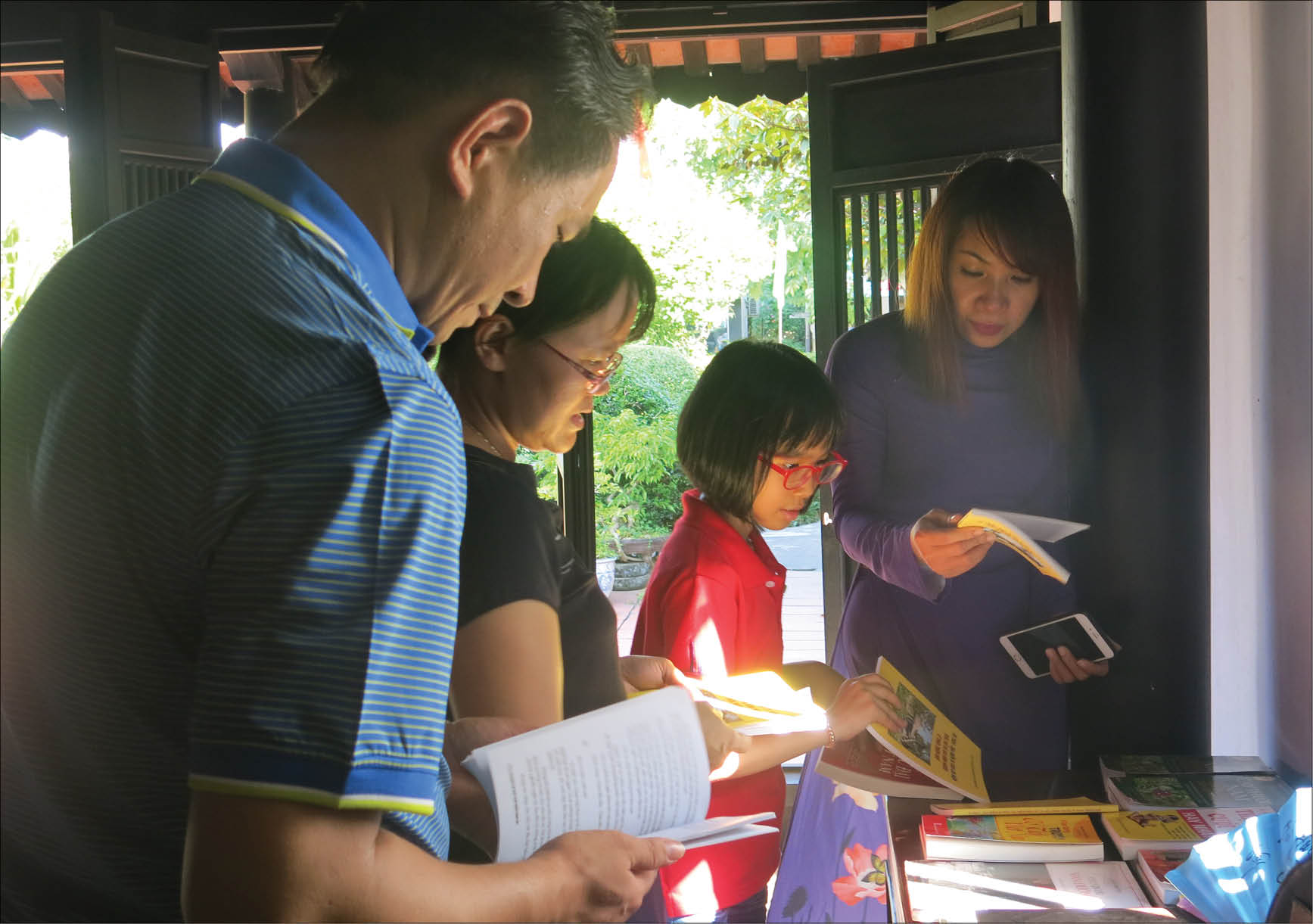 Lưu giữ “bóng thời gian” của Người