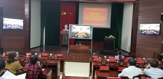 Hội nghị báo cáo viên bằng hình thức trực tuyến