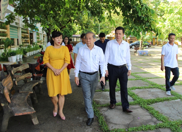 Chú trọng xây dựng trường học điểm kiểu mẫu