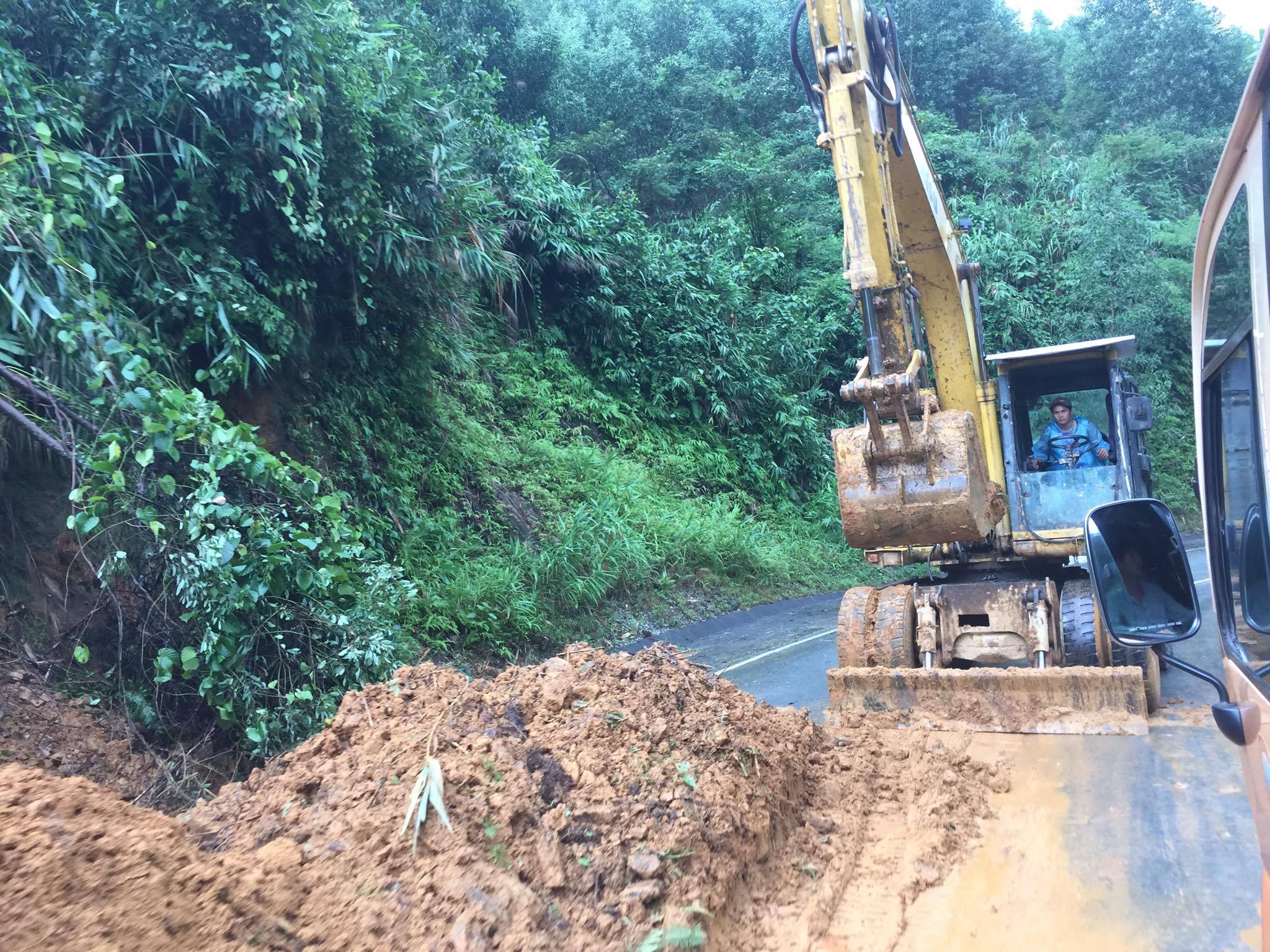 Khắc phục các điểm sạt lở trên đường Hồ Chí Minh