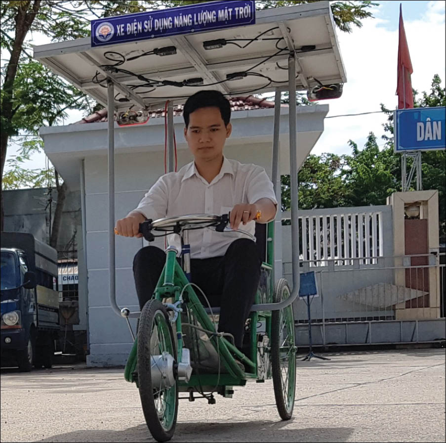 Xe lắc năng lượng mặt trời cho người khuyết tật