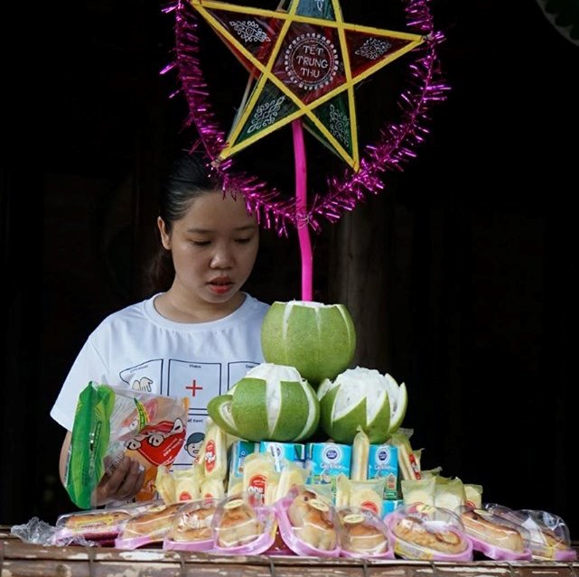 Đêm hội trăng rằm và triển lãm tranh “Chạm vào ước mơ”