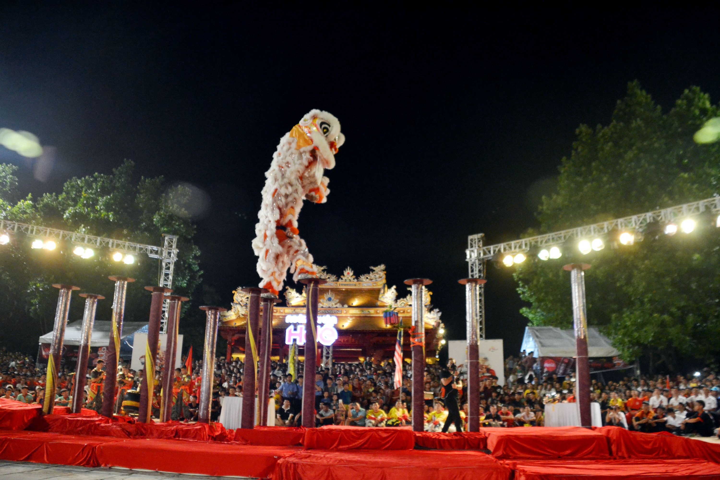 Sôi động Ngày hội Lân