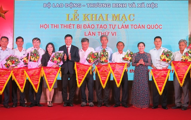 The nationwide DIY training equipment contest opens in Hue City