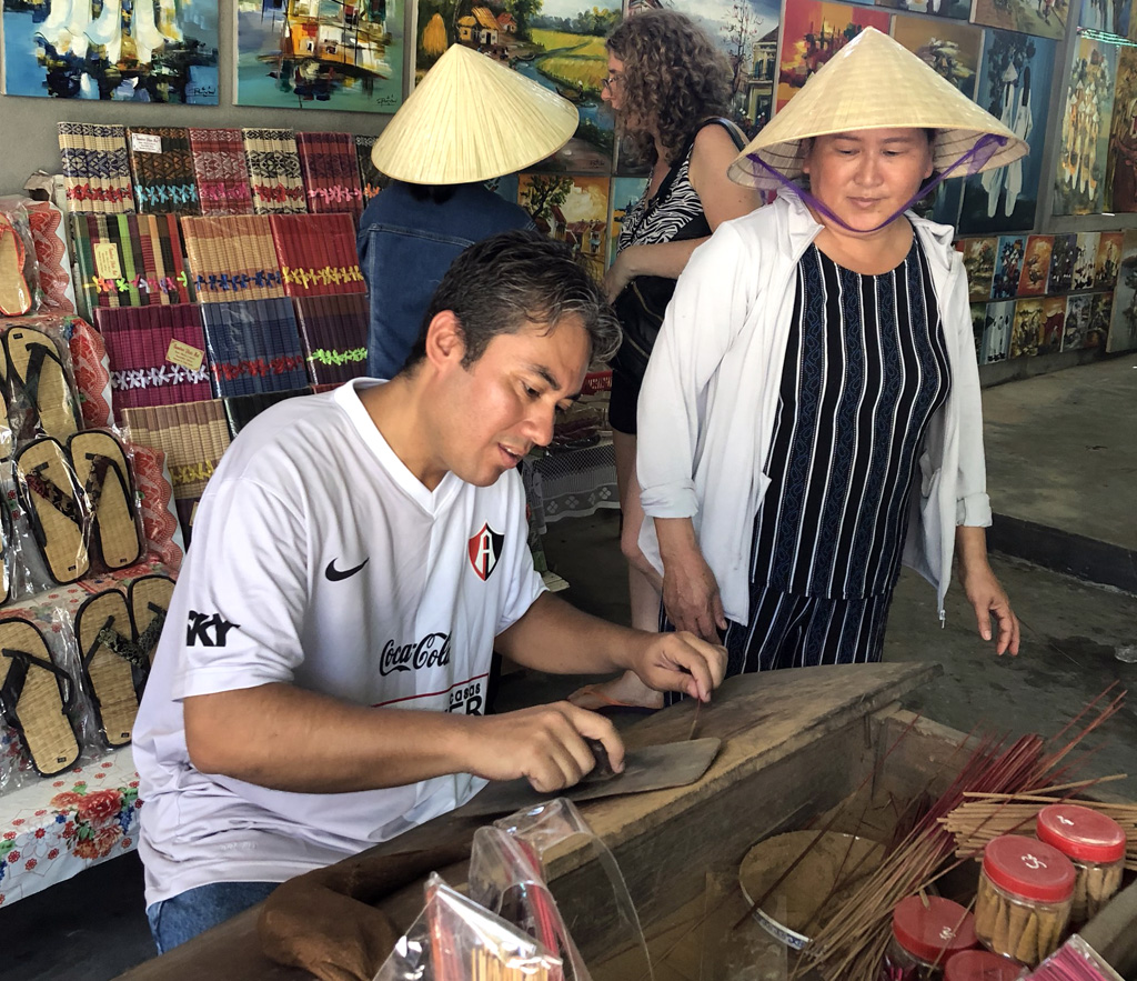 Spanish farmtrip delegation surveys Hue tourism