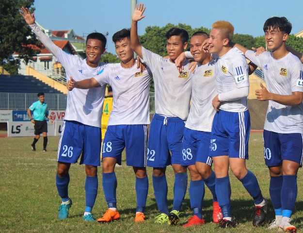 Vòng 21 giải bóng đá hạng Nhất quốc gia CLB bóng đá Huế tạm biệt sân Tự Do