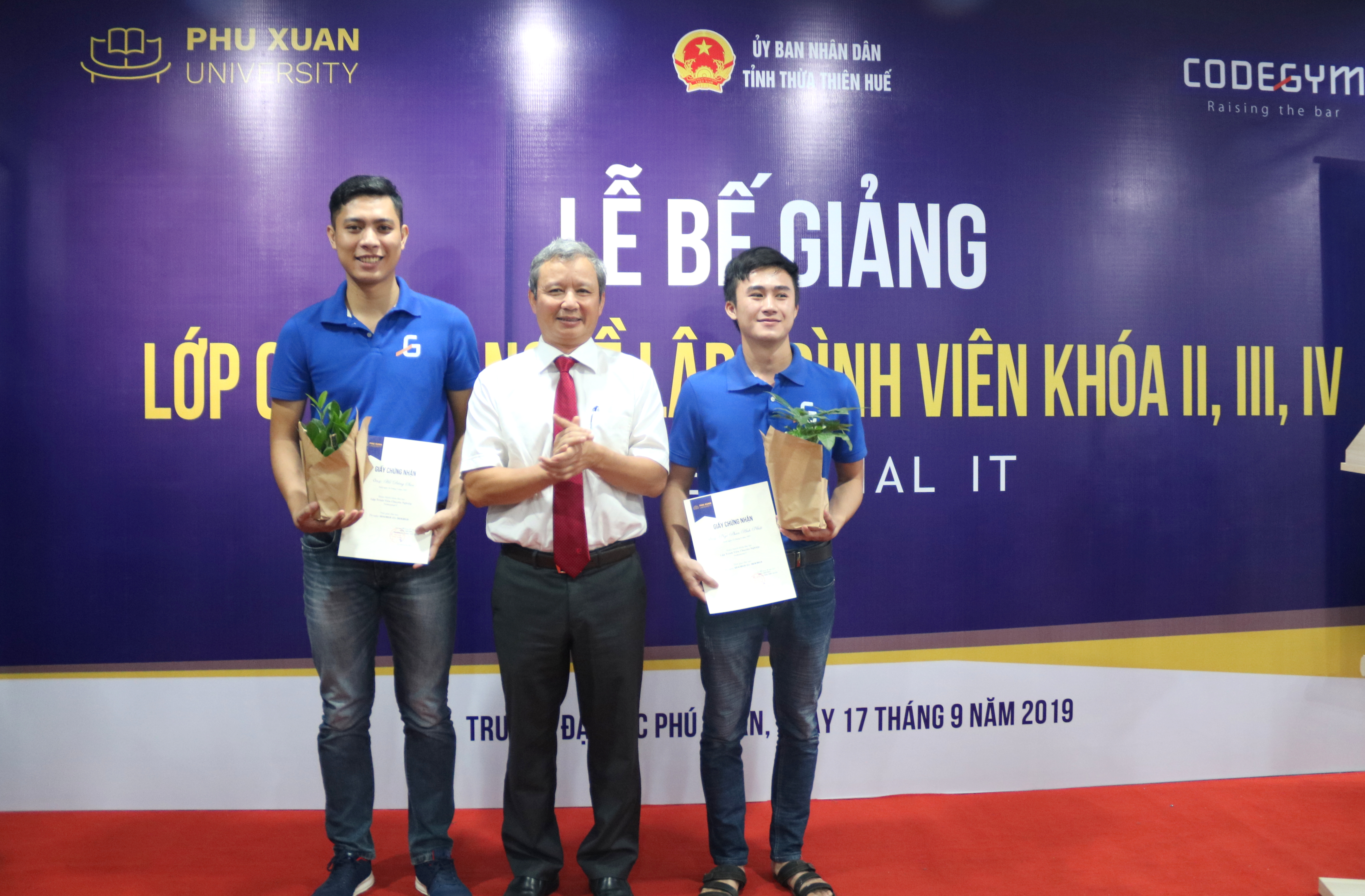 21 lập trình viên chuyên nghiệp có việc làm sau đào tạo