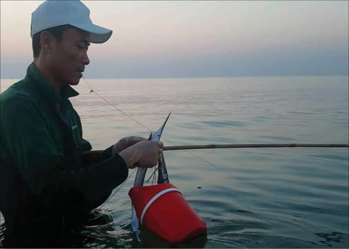 Coastal fishing  Side job, real income
