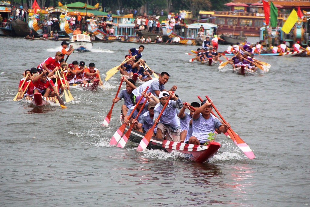 Sôi động giải đua ghe 9 người tranh Cup Indotrek – Chilai 2019