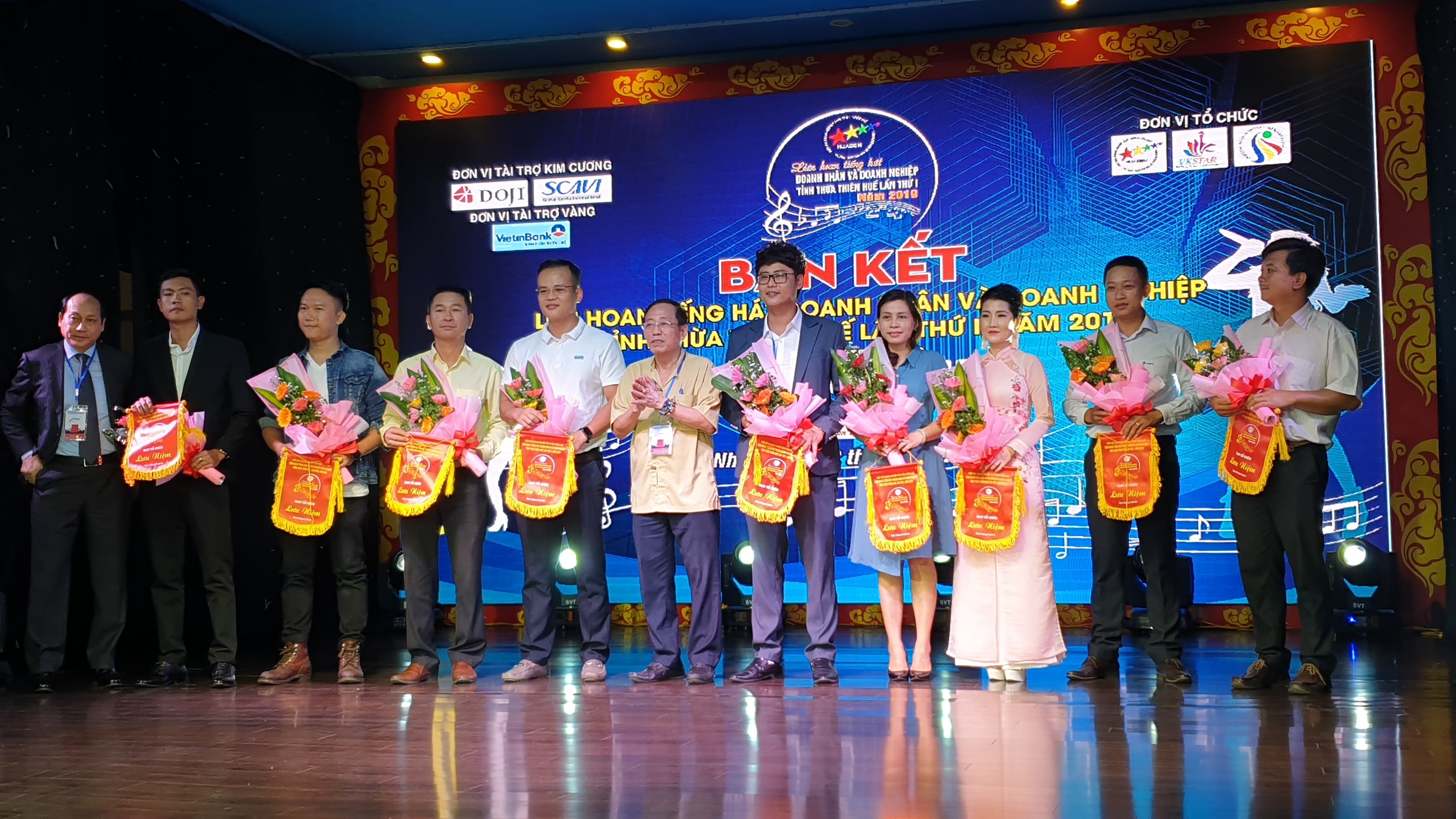 Khai mạc liên hoan tiếng hát doanh nhân - doanh nghiệp