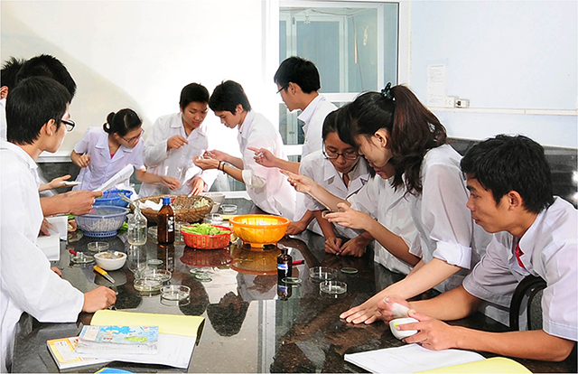 Phát triển nguồn thu ở đại học Phải “sống” được nhờ nghiên cứu