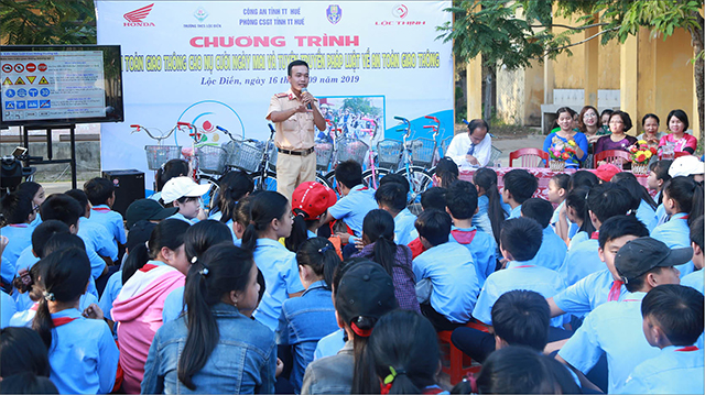 Lo an toàn giao thông học đường