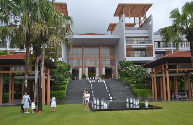 Nhìn biển từ resort