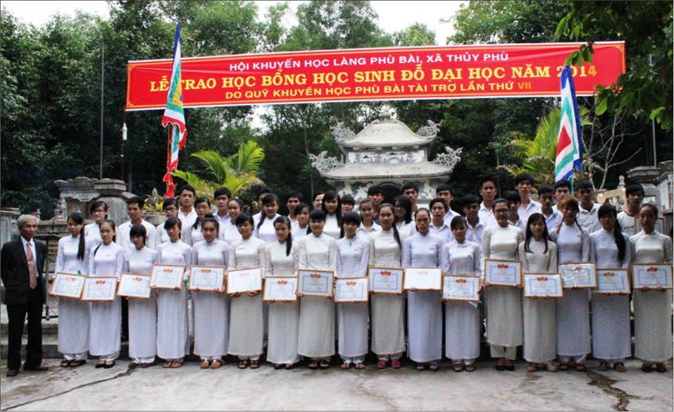 Nặng lòng với khuyến học