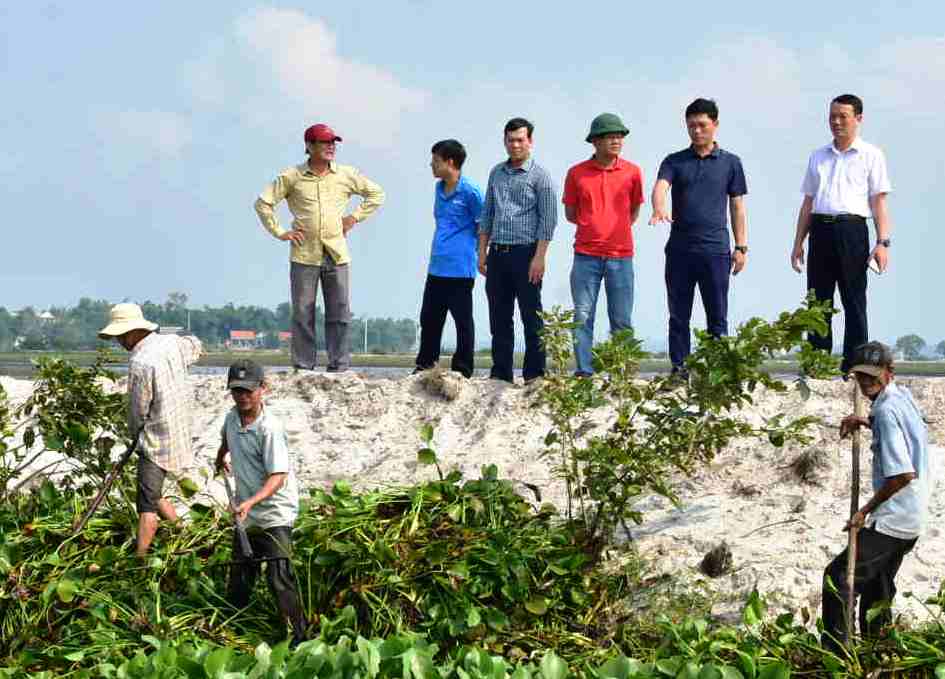 Phó chủ tịch UBND tỉnh Phan Thiên Định kiểm tra Ngày chủ nhật xanh tại Quảng Điền