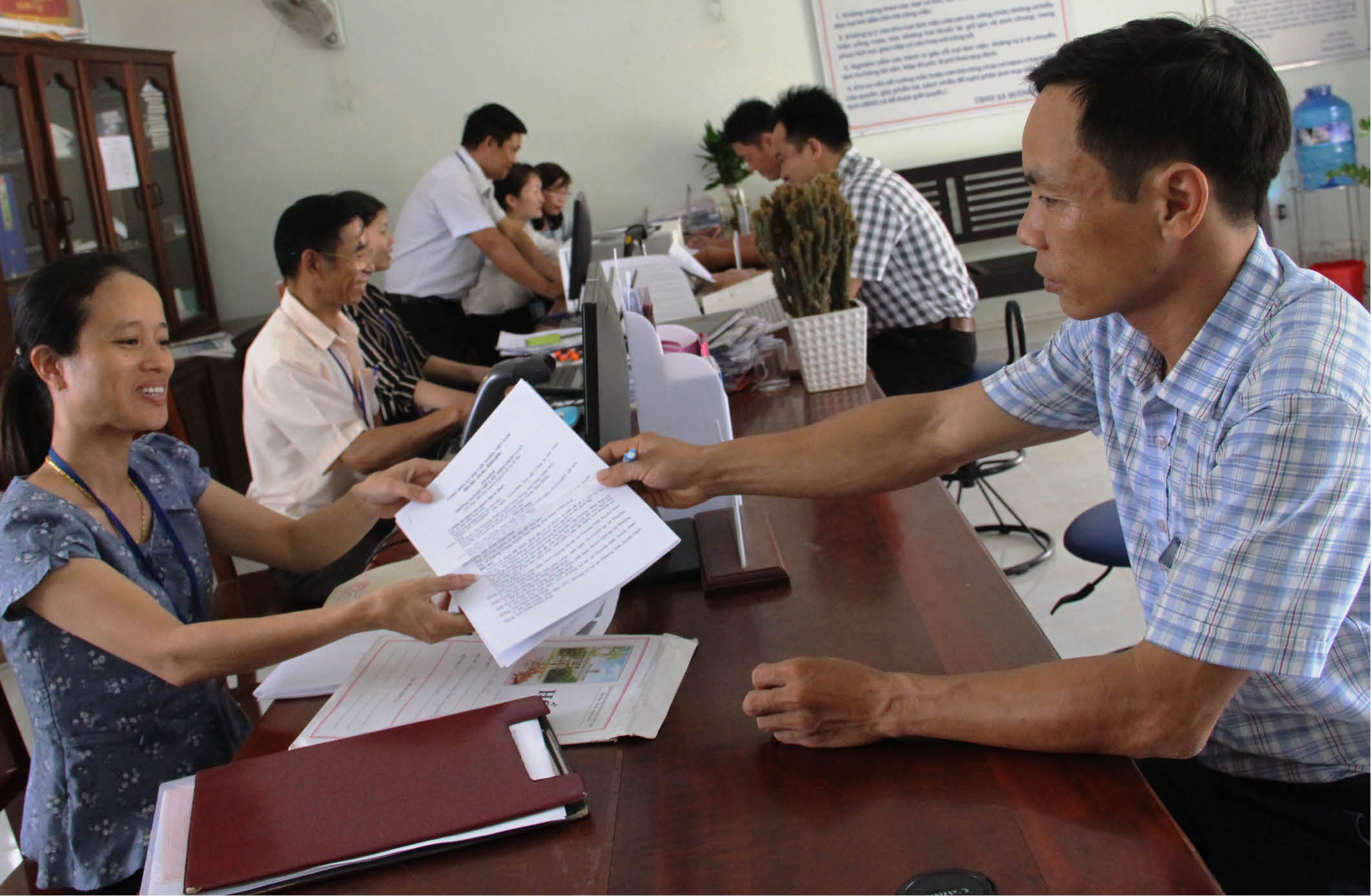 Gắn sắp xếp với tinh giản biên chế