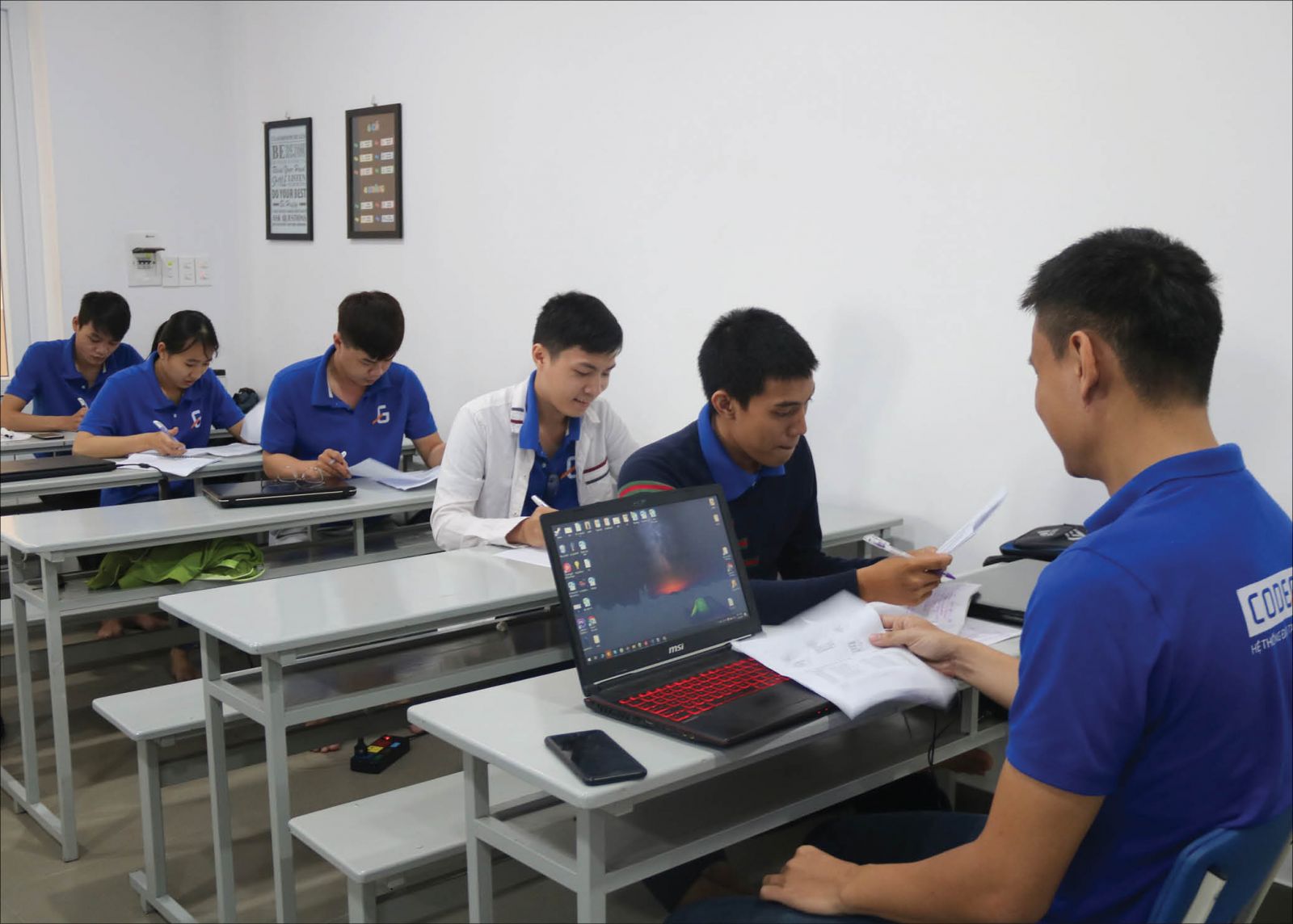 Programmers Training solving the local human resources problem in Hue