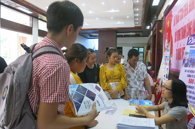 Hơn 9 000 vị trí việc làm, học nghề chờ người lao động