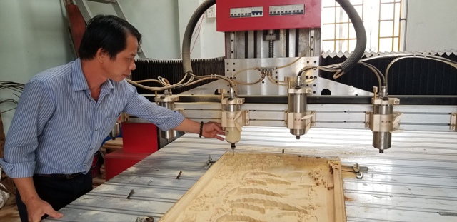 Hỗ trợ gần 100 triệu đồng trang bị máy điêu khắc gỗ CNC 3D