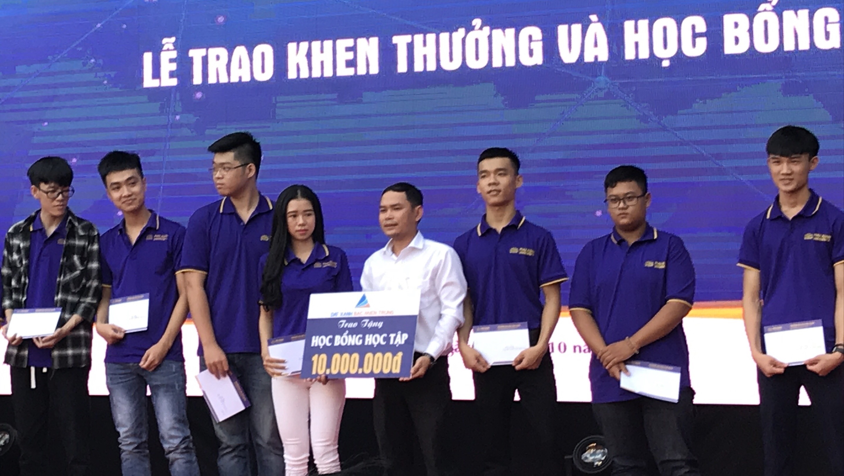 Trường ĐH Phú Xuân khai giảng năm học mới