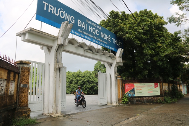 Trường ĐH Nghệ thuật chấm dứt hợp đồng lao động với giảng viên vì khó khăn tài chính