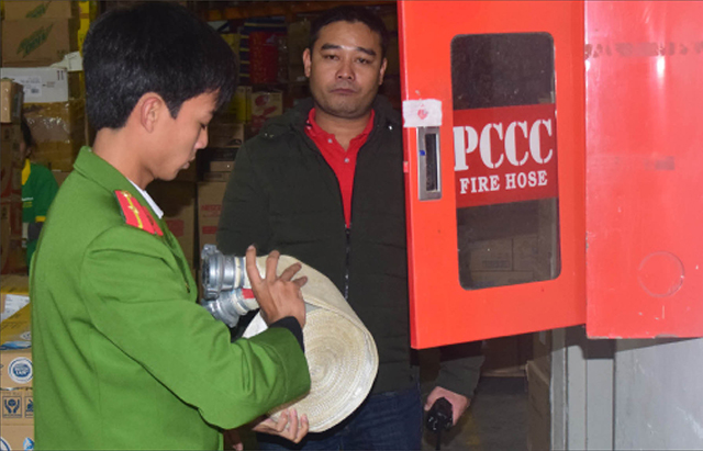 Ẩn họa cháy nổ từ các cơ sở sản xuất, kho hàng trong khu dân cư