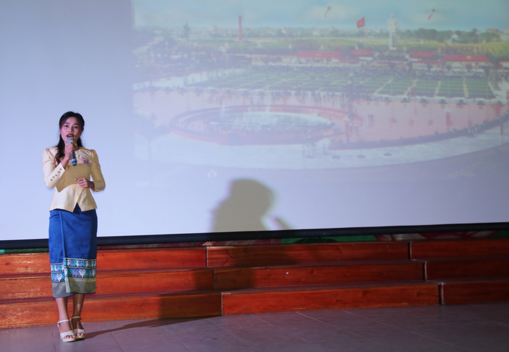 Laotian students compete at the speaking contest themed “Vietnam - The country I love”