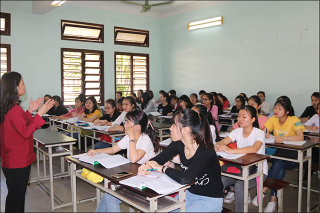 Đổi mới giáo dục Ứng dụng công nghệ thôi chưa đủ