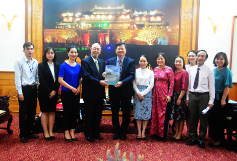 Vice Chairman Nguyen Dung meets with the Traditional Japanese Culture Manner Meister Association