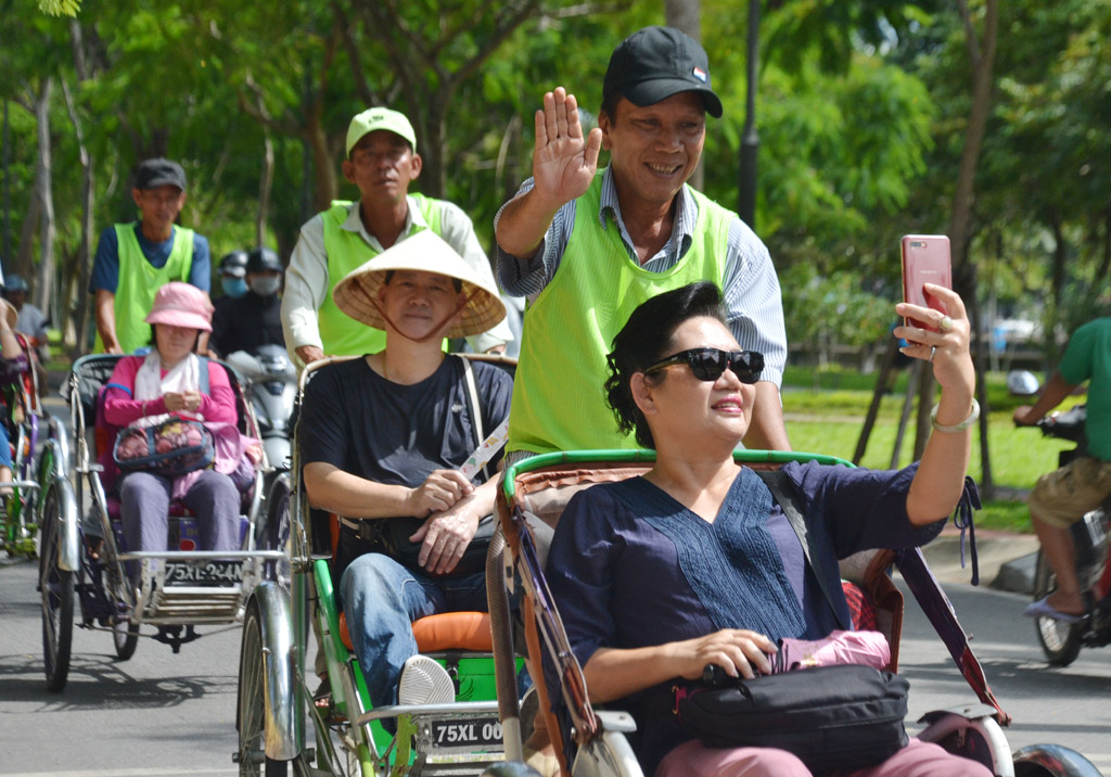 Xây dựng môi trường du lịch Huế không khói thuốc lá