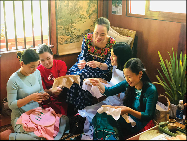 Thêu tay vẫn”hot”