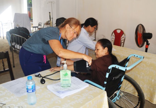Khám cấp thuốc miễn phí cho hơn 500 trường hợp nghèo, khuyết tật