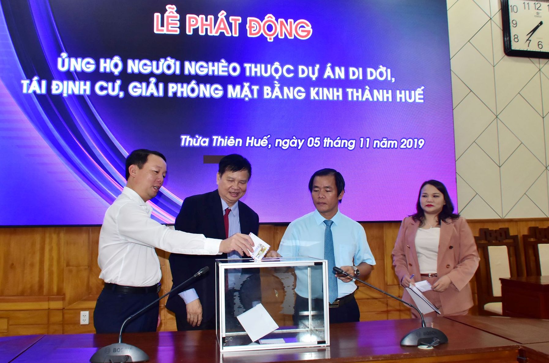 Văn phòng UBND tỉnh quyên góp hơn 40 triệu đồng ủng hộ người nghèo Thượng Thành tái định cư