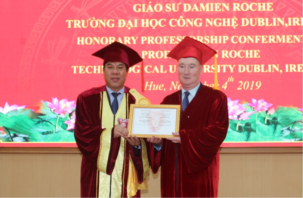 Awarding the title of Honorary Professor to Professor Damien Roche
