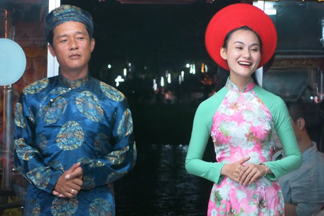 Training performing skills for Hue Singing actors and musicians