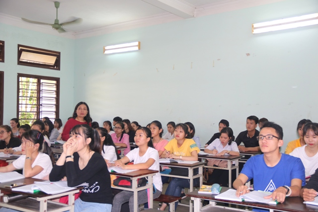 Hơn 150 đại biểu trao đổi về quản trị và tự chủ đại học