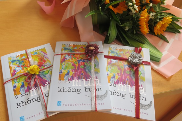 Giao lưu, ra mắt tập tản văn “Ở xứ mưa không buồn”